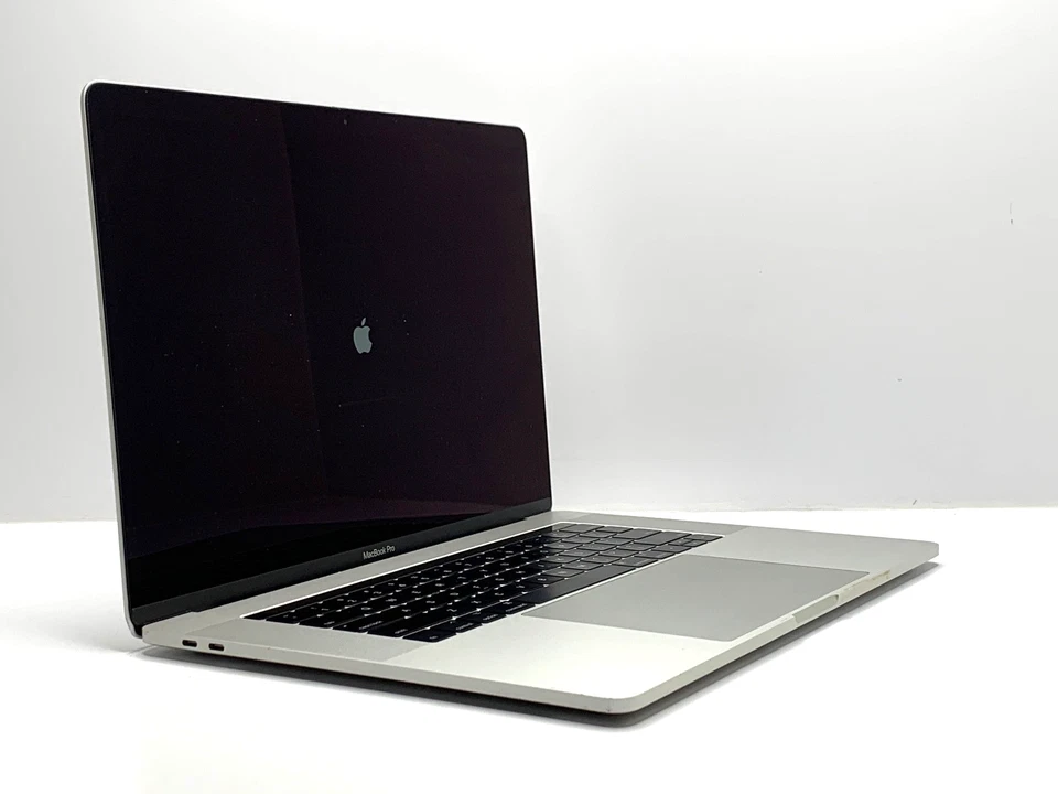 MacBook Pro 15" 2017 | i7-7700HQ | 16GB RAM | 256GB NVMe | 252 周期 | 阅读 — 第 2/4 张图片