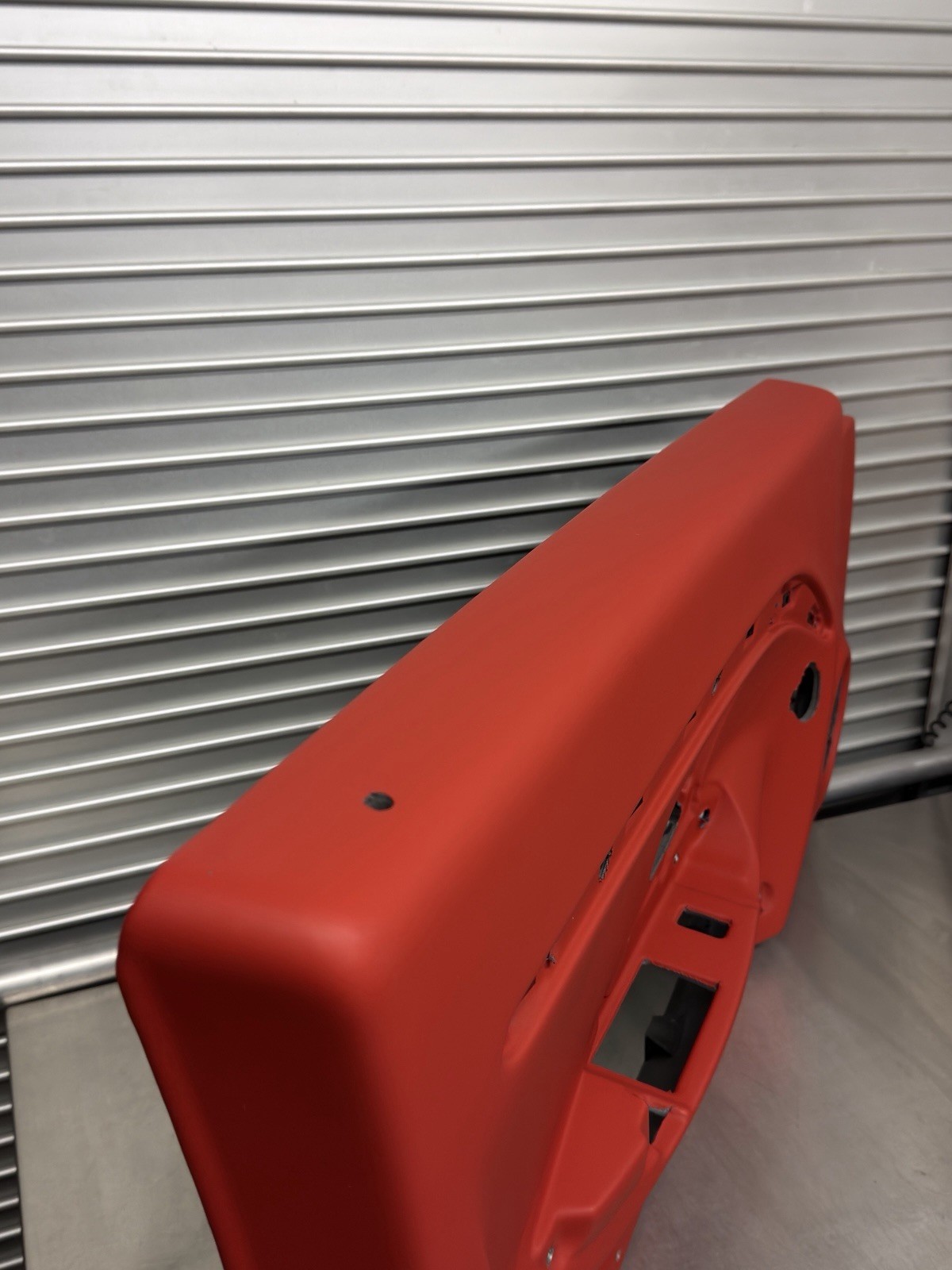 NEW OEM MASERATI GRAN CABRIO DRIVERSIDE DOOR PANEL ROSSO CORALL 981605724