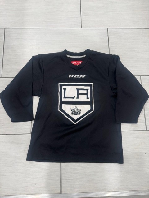 Los Angeles Kings CCM NHL  #11 Black Practice Jersey Youth S/M & Black socks