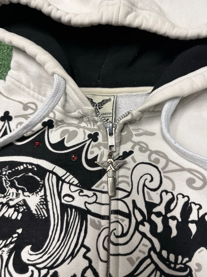 Винтажная толстовка с капюшоном 90-х Avirex с черепом и крыльями со стразами на молнии размер средний белый с МАРКИРОВКОЙ - Изображение 3 из 4