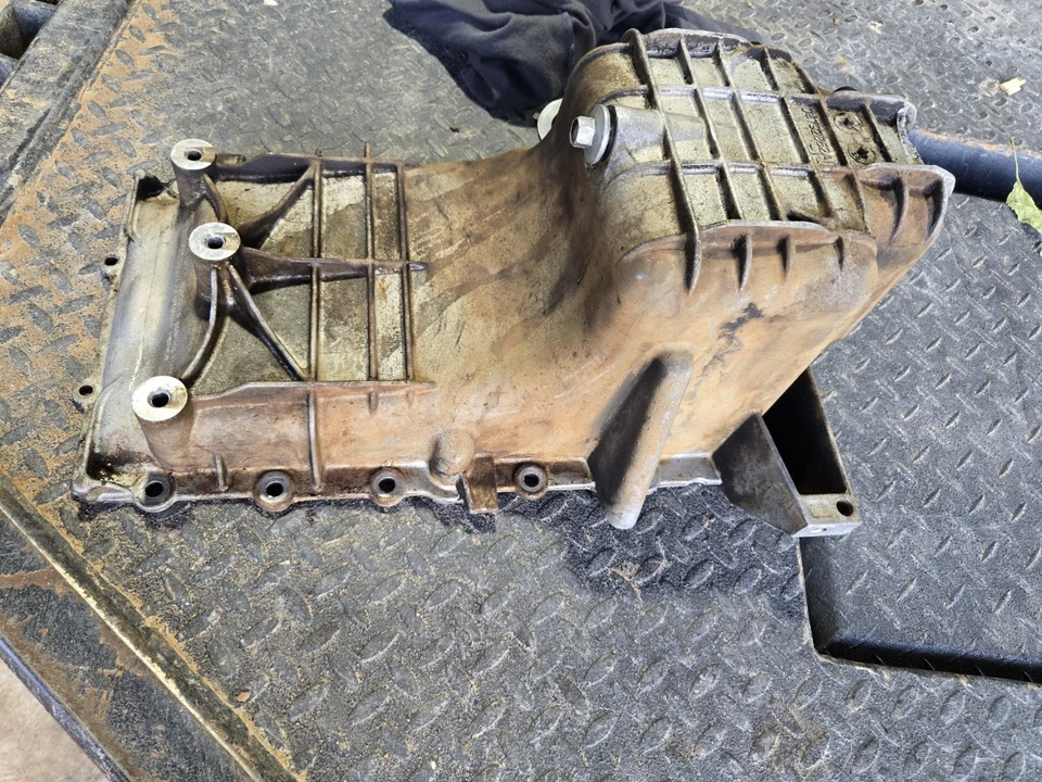 2006-2010 Chrysler 300 2,7 л OEM масляный поддон двигателя 06 07 08 09 10 - Изображение 3 из 4