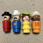 VTG Fisher Price Western Town Little People Indian Chief, Cowboy, Sherif, lady