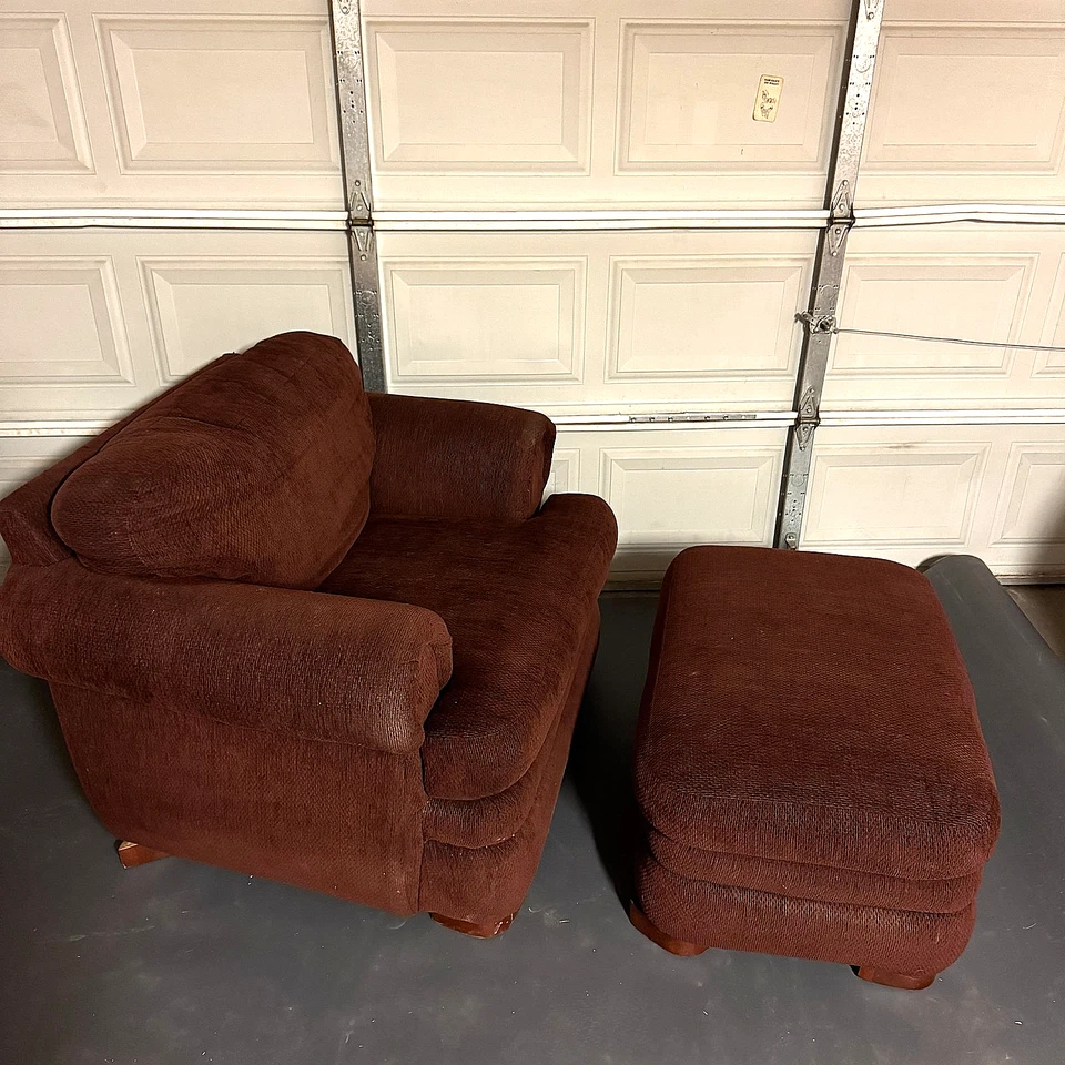 LA-Z-BOY Chair and Matching Ottoman Red Mahogany - Upholstered Chair and a Half - Image 2 of 4