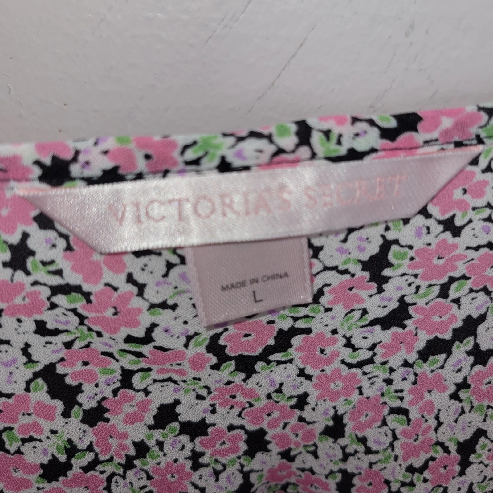 UNDERCOVER Abito Victoria's Secret Slip Taglia Large Rosa Nero Floreale Increspato Babydoll Peplum