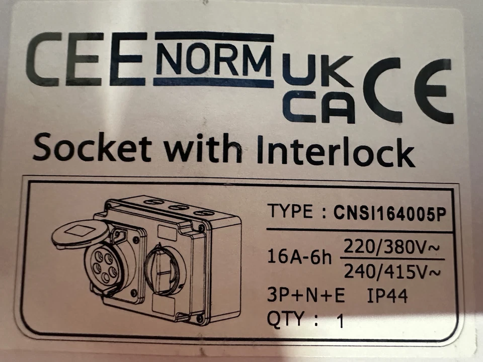 CEE NORM  16a 3P+N+E 3 phase neutral earth wall mount socket with interlock IP44 - Image 3 of 3