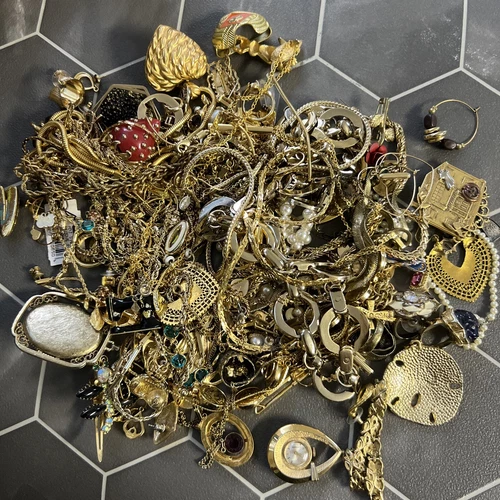 Vintage Women’s Costume Gold Tone Jewelry lot 2lbs 12oz