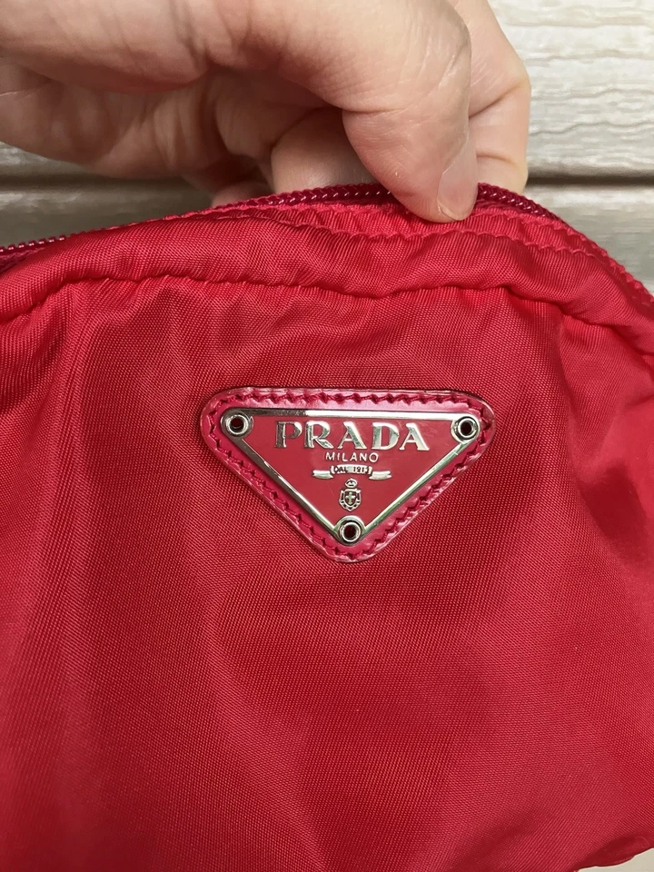 Bolsa de cosméticos Prada de nailon rojo rosado *caja no coincidente* Foto 3 de 4