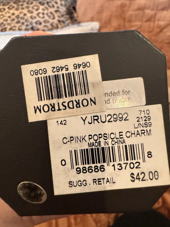 Berloque de picolé rosa Y2K Juicy Couture – Ouro com cristais | YJRU0992 - Imagem 2 de 2