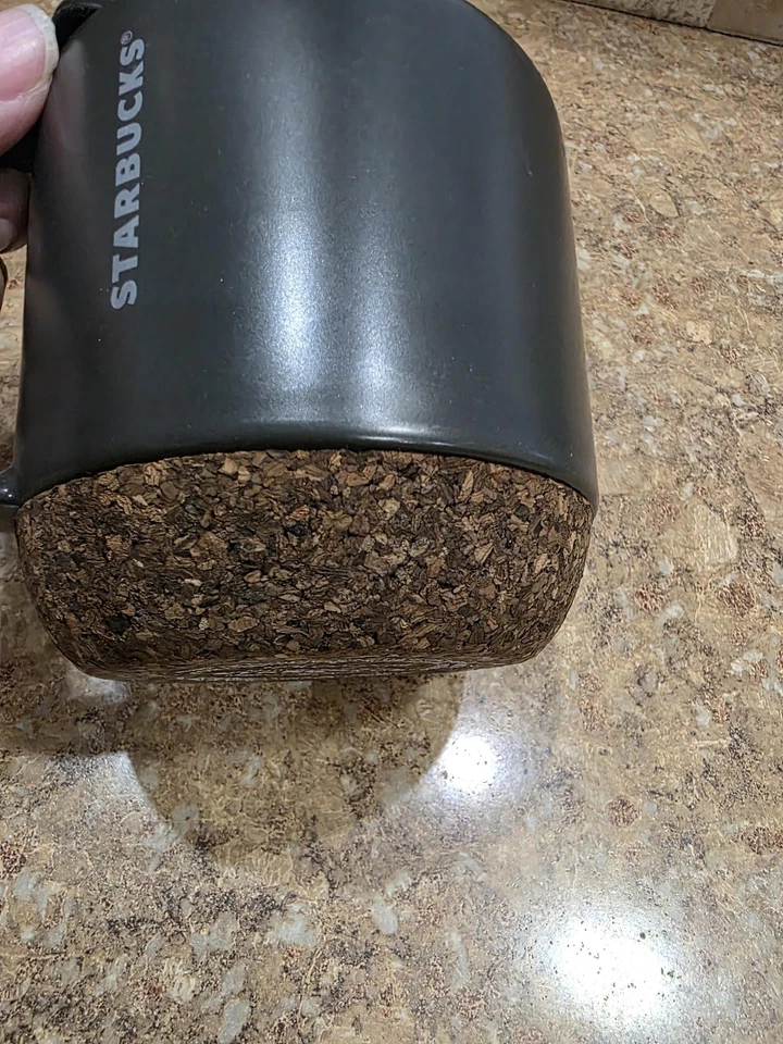 Taza de café de cerámica Starbucks de 12 oz con tapa negra mate con logotipo de taza inferior de corcho Foto 3 de 4