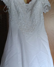 David's Bridal White A-Line V-Neck Cap Sleeve Lace Beaded Wedding Dress
