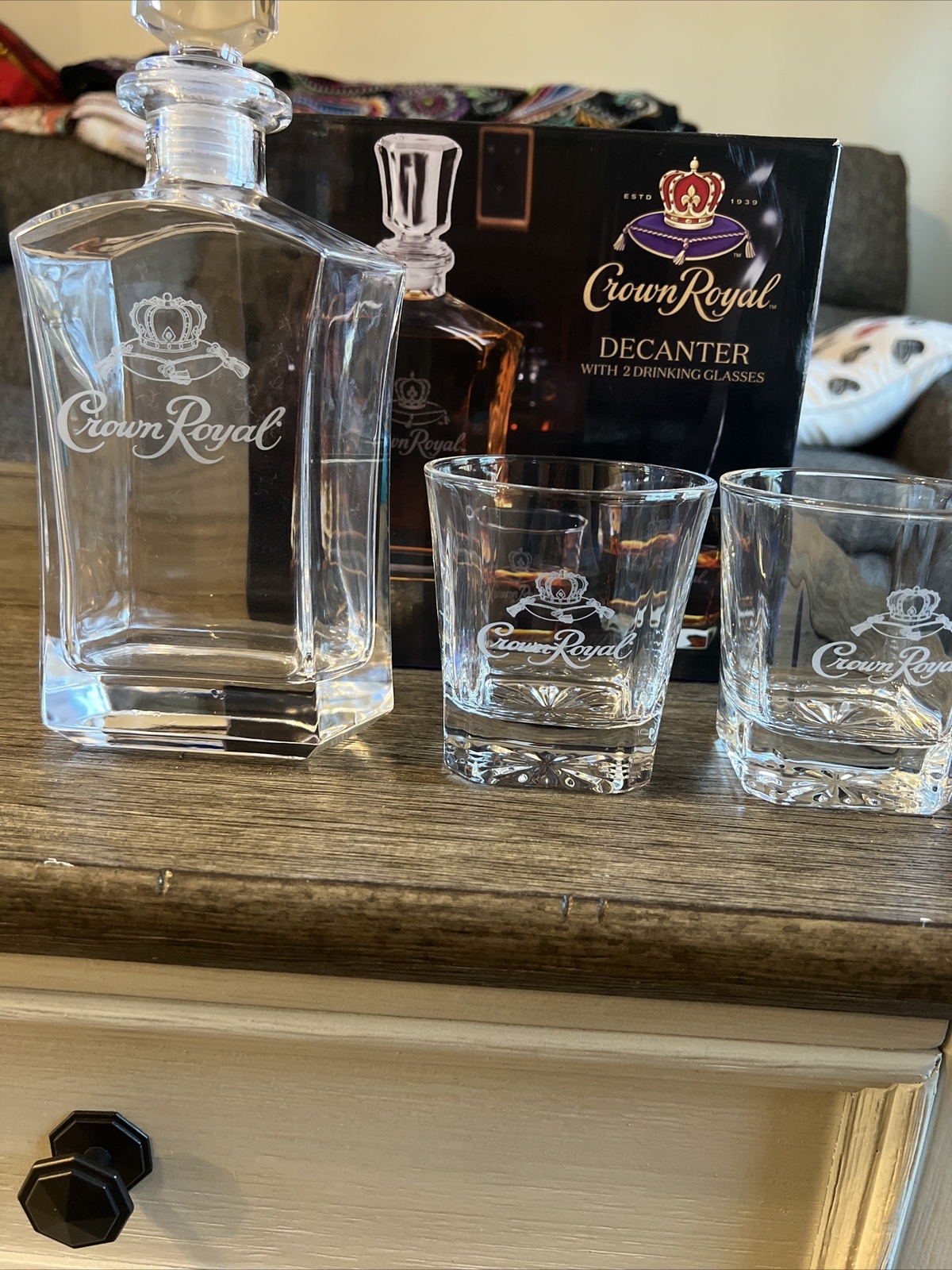 Crown Royal Decanter 25.4oz (750ml) with 2 drinking glasses 10.5oz