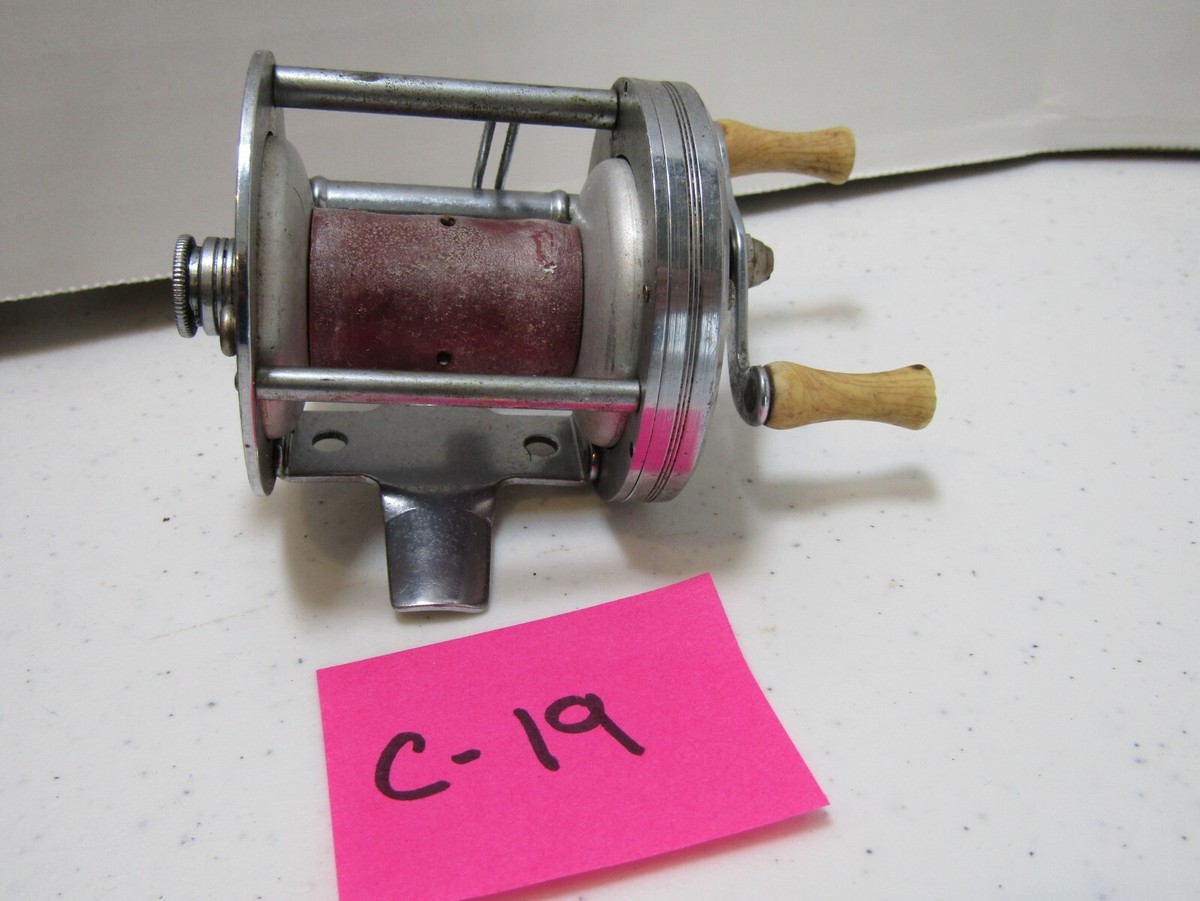 C-19 OLD VINTAGE J.C. HIGGENS 312 39640 FISHING REEL CASTING