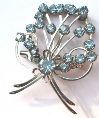 Broche Vintage Argentée Avec Cristaux Bleu Aigue-marine – Bijou Fantaisie Femme, état Impeccable
