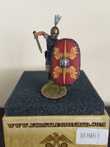 First Legion ROM061 Caesarian Roman Legionary Attacking with Gladius Mint In Box - Picture 4 of 5