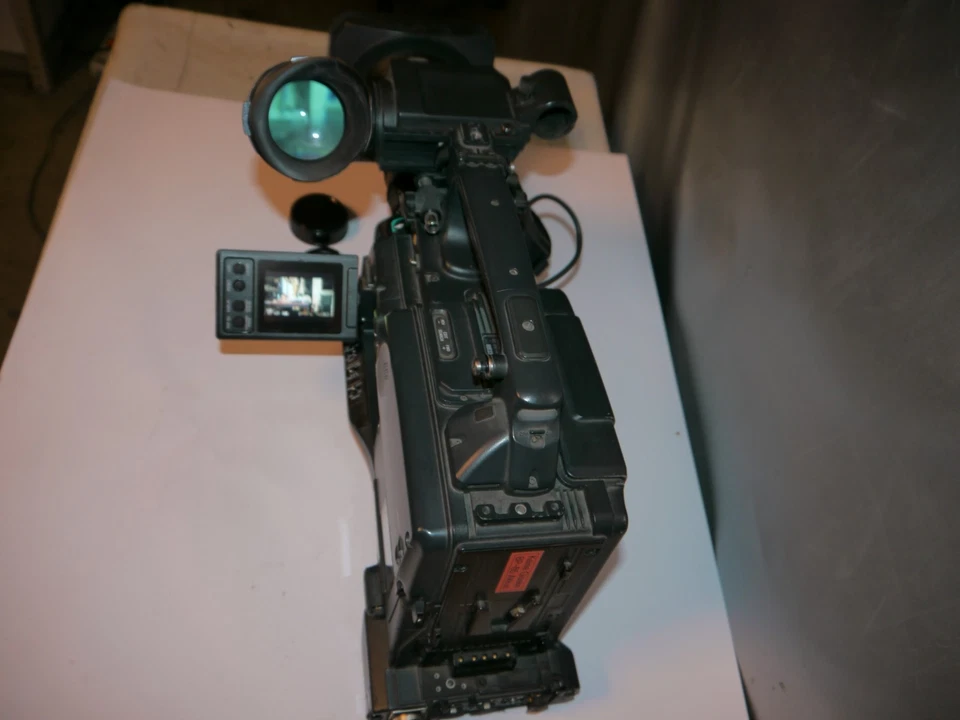 Sony DSR-450WSP DVCAM Camcorder keine Optik jh - Bild 2 von 4