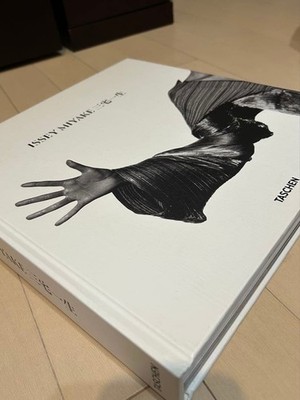 Issey Miyake Art Book TASCHEN