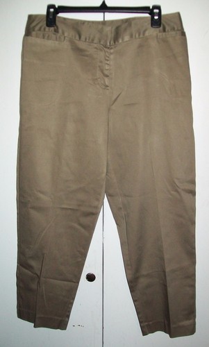 RUBY RED Petite Capris Size 12 Petite 
