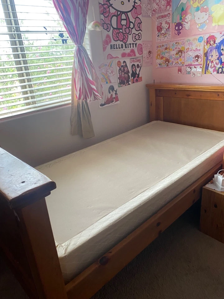 literas de madera twin sobre twin Foto 2 de 2