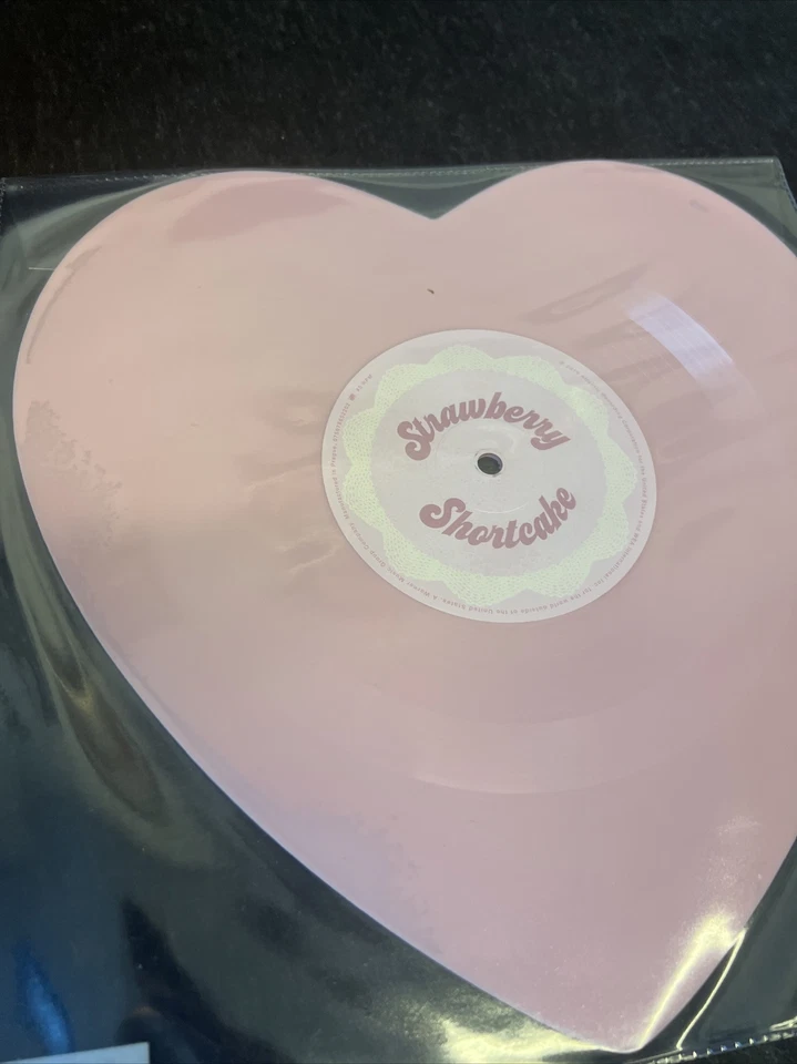 Melanie Martinez Heart Shape Vinyl 10” Rare K-12 - Image 4 of 4