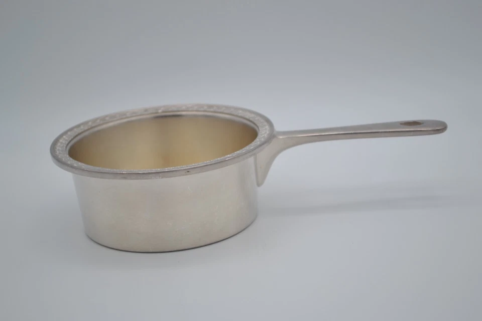 Antiguo bote de salsa Commodore Hotel plateado Foto 2 de 4