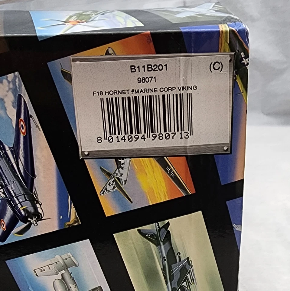 Franklin Mint Armour diecast B11B201 F/A-18 Hornet USMC "Viking" 1:48 scale - Image 4 of 4