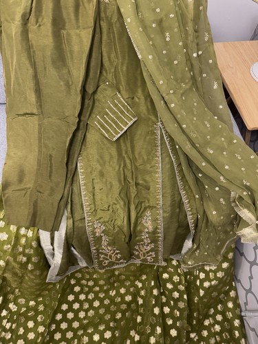 Organza Lehnga For Asian Wedding - Picture 13 of 13