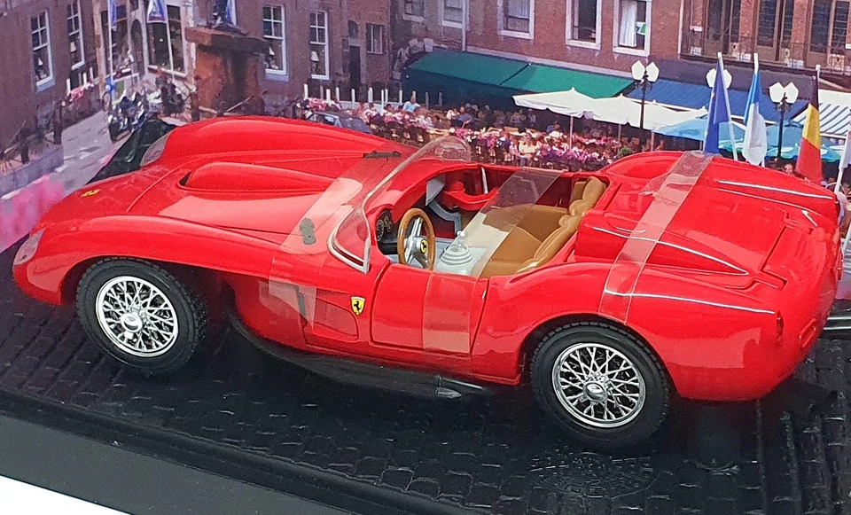 Hot Wheels escala 1/18 diecast 23913 - 1958 Ferrari Testa Rossa - rojo Foto 2 de 4
