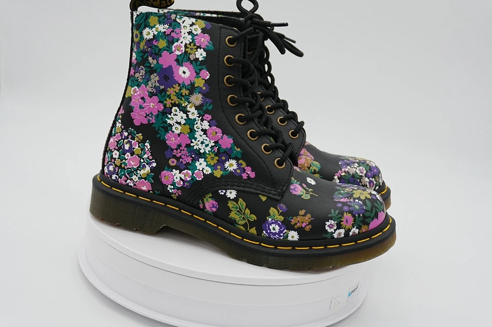 Botas Dr. Martens 1460 Pascal Florales Para Mujer 8 Ojos Negras Multi EU 39 US 8 Nuevas Foto 3 de 4