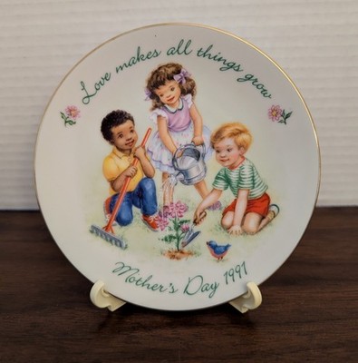 Vintage Avon Collectors Plate Mother's Day 1991 ''Love Makes All Things Grow''
