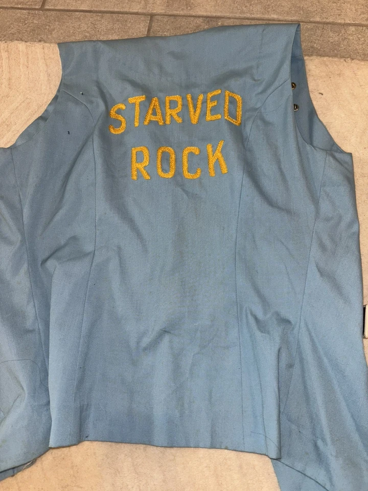 Jim Beam vest with collectible pins, (vintage blue starved rock vest) size L - Image 4 of 4