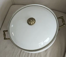 Bon Chef Enamal 3 Qt. Ivory Pan With Lid & Brass Handles.