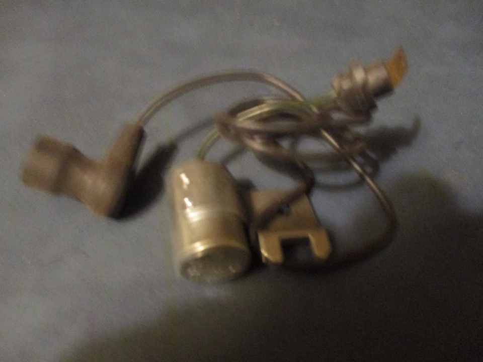 CONDENSADOR DE ENCENDIDO BOSCH, 02 041, FORD PINTO, CAPRI Foto 2 de 2