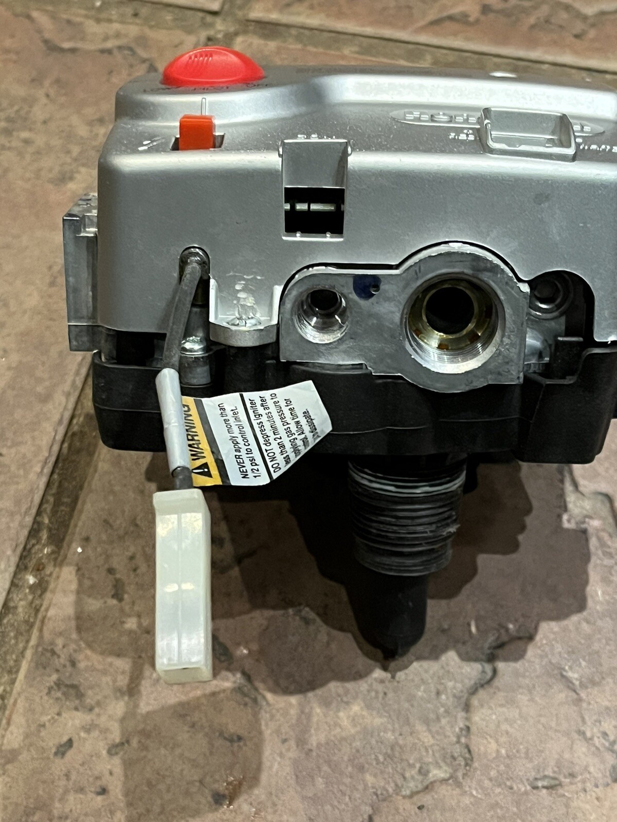 Honeywell 8840A1000 Bradford White Water Heater Gas Valve USED