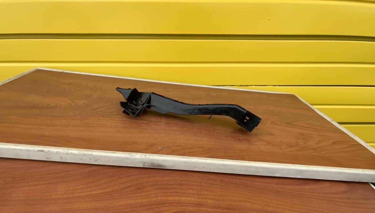 Subaru Forester Bumper Cover Bracket. Bracket Bumper Side