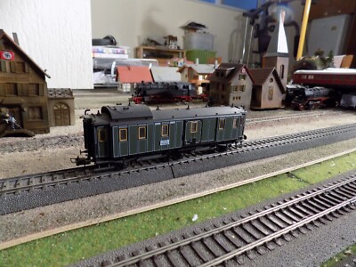 TRIX HAMBURG, THREE AXES PASSENGER WAGON, SCALE HO