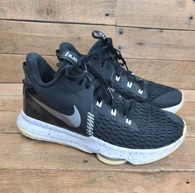 lebron witness 5 moonlight