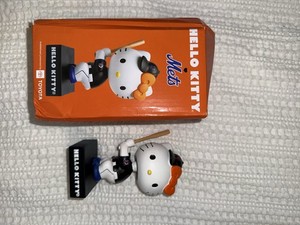 Hello Kitty Mets | eBay
