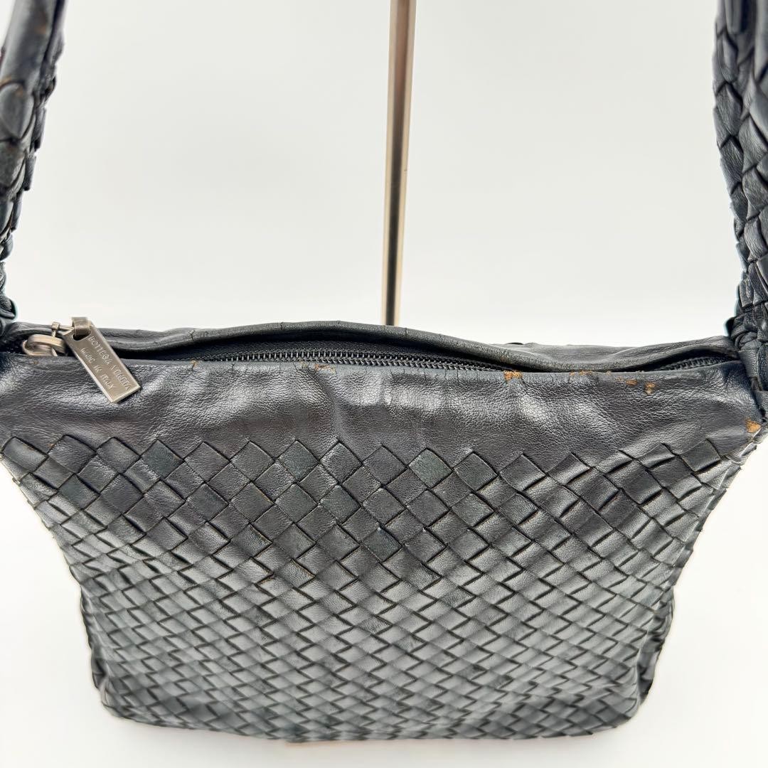 Bottega Veneta Intrecciato Leather Shoulder Bag Black Unisex With Dust Bag Used thumbnail 7