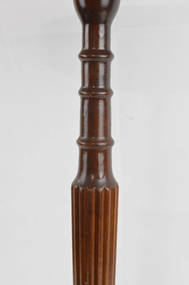 Mesa antigua de madera octogonal inclinable superior tallada pedestal planta soporte NECESITA REPARACIÓN Foto 4 de 4