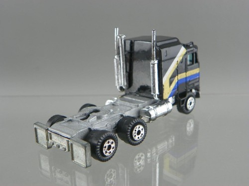Vintage Yatming 1404 Diecast 1/87 Black Gold Blue Kenworth Aerodyne Semi Truck - Picture 3 of 6