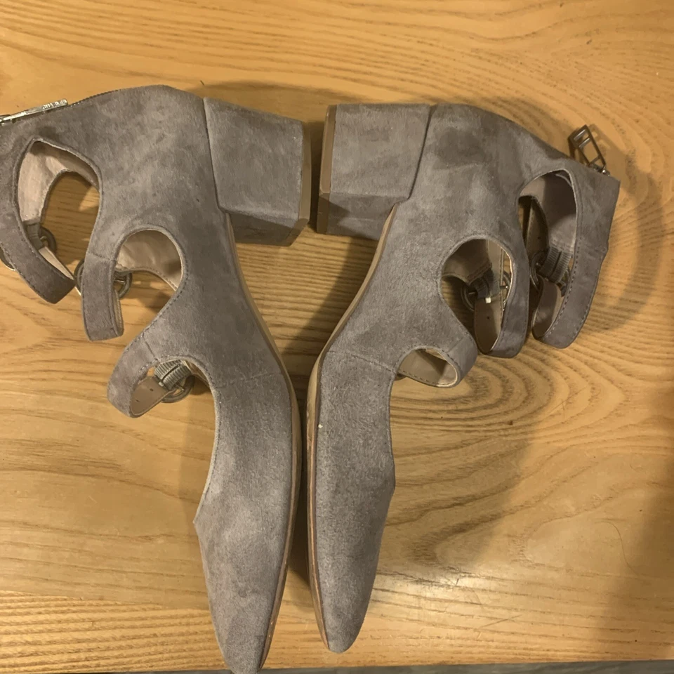 Zapatos para mujer Charles By Charles David gris gamuza con tiras talla: 6,5 M Foto 4 de 4