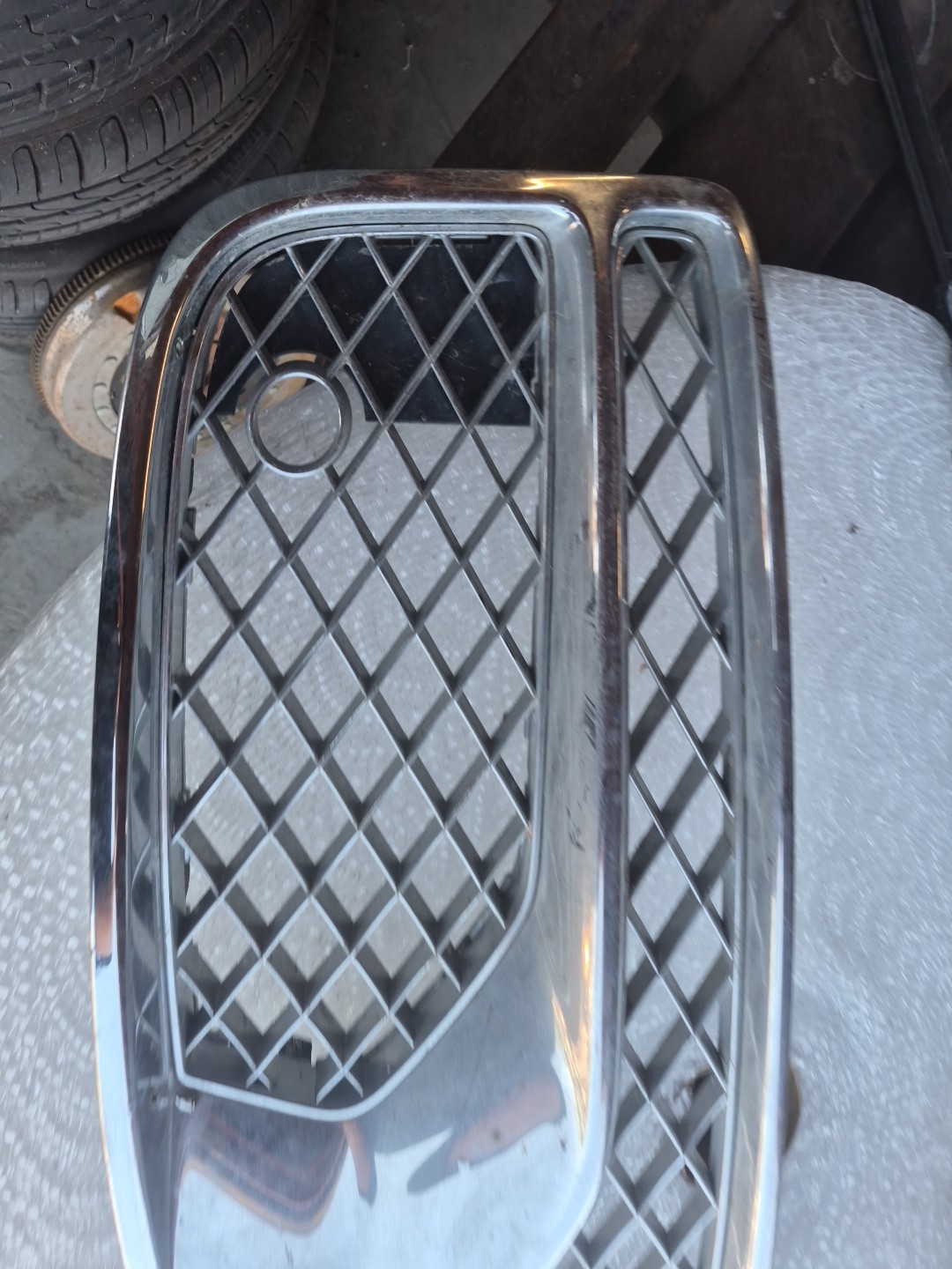 2020-2022 Bentley Flying Spur Bright Chrome Air Guide Grille Mesh 3SE807683 OEM