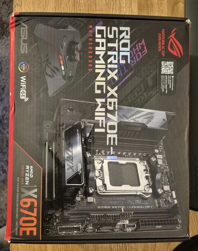 ASUS ROG Strix X670E-I Gaming WiFi AM5 Mini-ITX AMD Mainboard - Zdjęcie 6 z 7