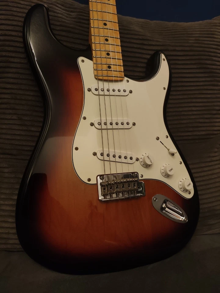 Fender Stratocaster E Gitarre Sunburst - Bild 2 von 4