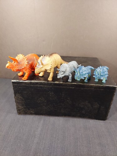 Lote de 30 dinosaurios Terra de Battat con contenedor sin tapa - Imagen 7 de 13