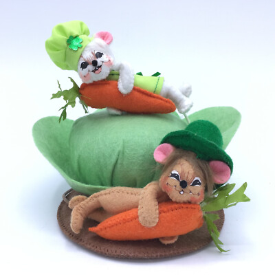 Annalee 6'' Cabbage Couple with 3'' Mice Holding Carrots Doll Spring Easter HTF