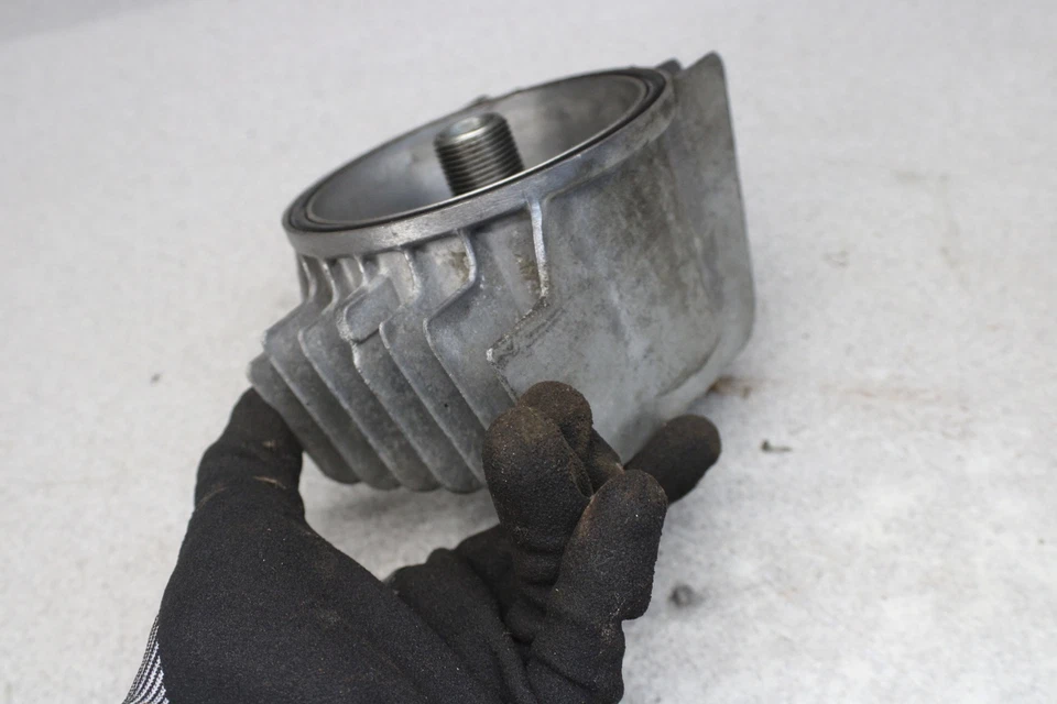 Honda CB550F Super Sport 1975 cubierta de filtro de aceite del motor CB550 F Q11-3072.SN Foto 4 de 4