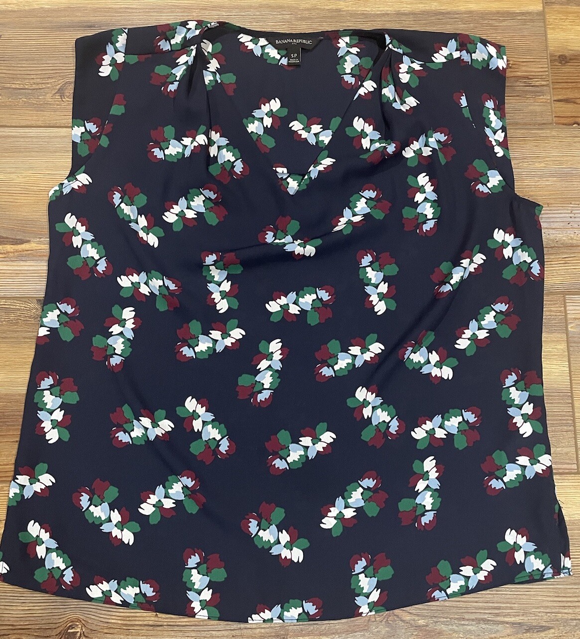 Banana Republic Petite Navy Blue Floral V-Neck Sleeveless Blouse SP