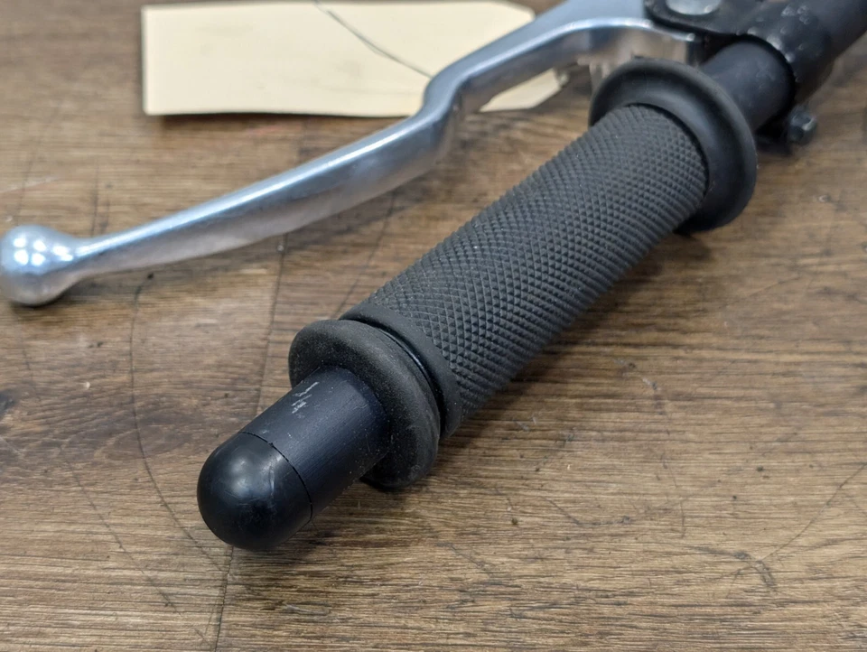 Yamaha YZF R6S 2006-2007 OEM CONJUNTO DE SOPORTE DE PALANCA DE EMBRAGUE IZQUIERDO - 2C0-82910-02-00 Foto 4 de 4