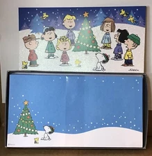 NEW Box Hallmark Peanuts Gang Snoopy Christmas 16 Cards 17 Decorative Envelopes